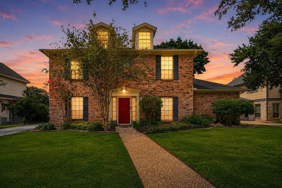Unit for sale at 18234 Oakhampton Drive, Houston, TX 77084