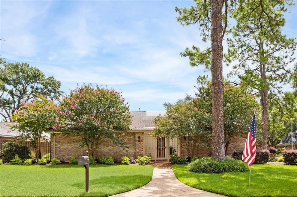 Unit for sale at 3002 Durban Drive, Houston, TX 77043