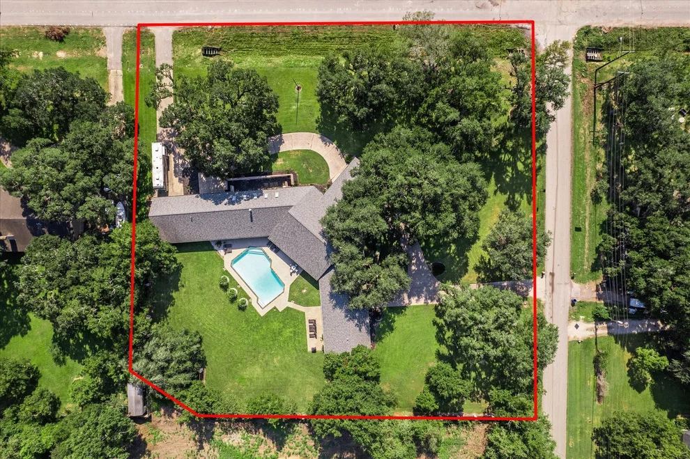 Unit for sale at 1717 S Columbia Drive, West Columbia, TX 77486