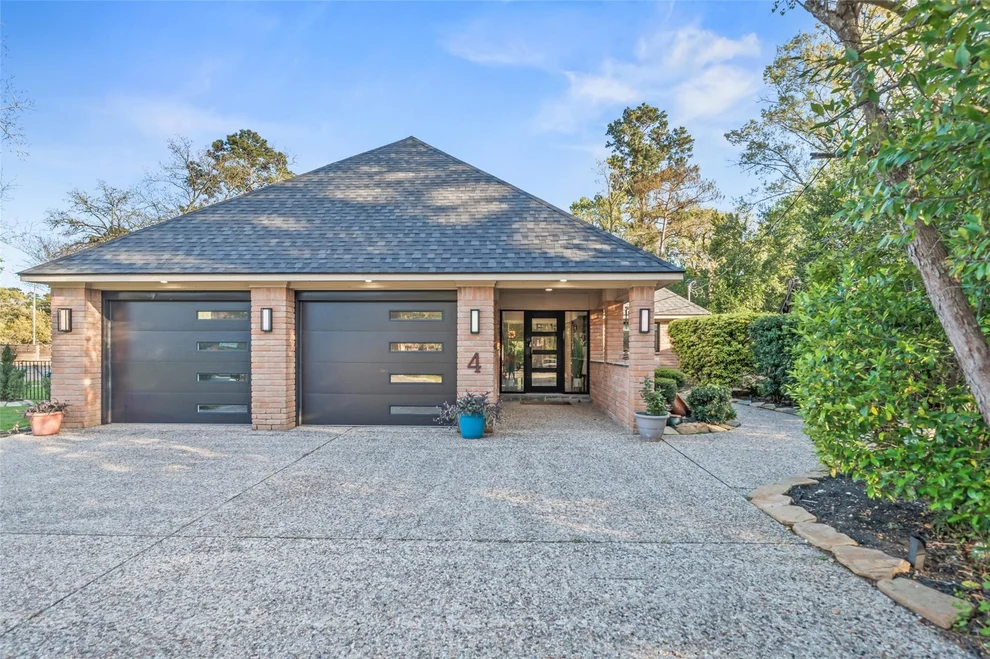 Unit for sale at 4 Thunderbird Drive, Conroe, TX 77304
