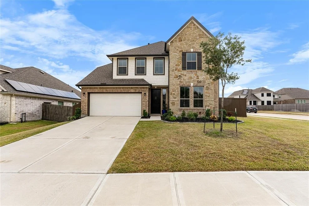 Unit for sale at 246 Little Dog Drive, Montgomery, TX 77356
