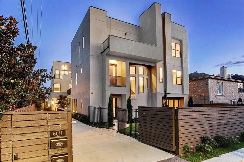 Unit for sale at 6011 Burgoyne Road, Houston, TX 77057