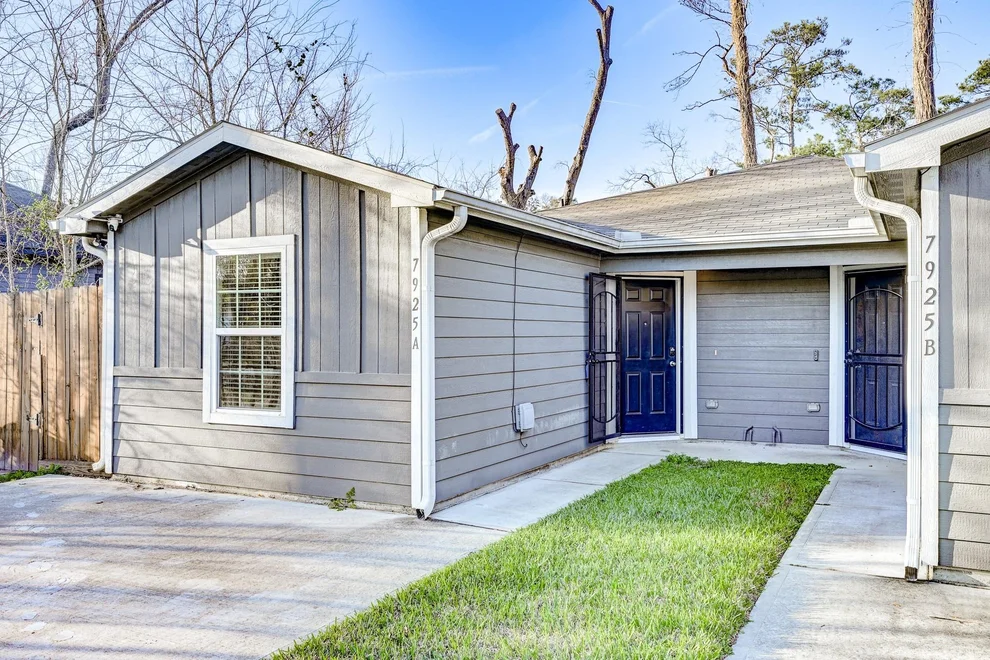 Unit for sale at 7925 Way Street, Houston, TX 77028