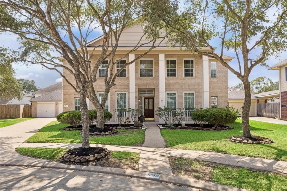 Unit for sale at 1706 Gaslight Court, Seabrook, TX 77586