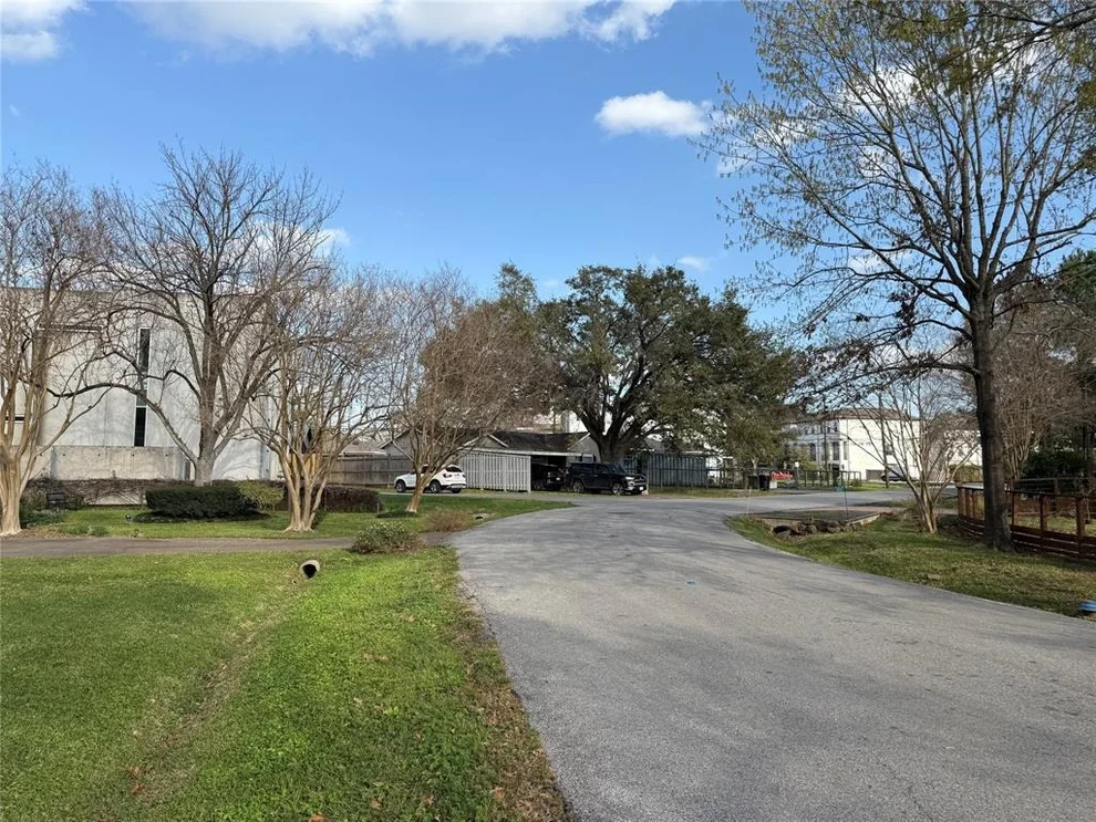 Unit for sale at 1818 W 14th 1/2 Street, Houston, TX 77008