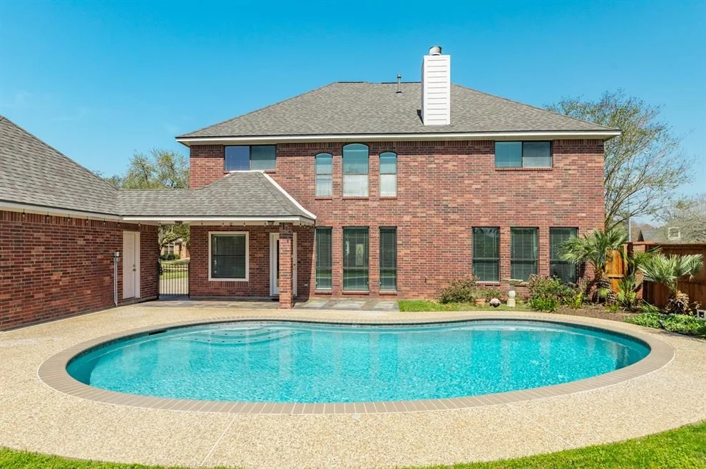 Unit for sale at 51 Scotch Pine Court, Lake Jackson, TX 77566