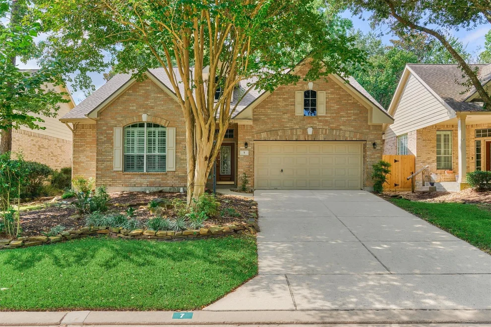 Unit for sale at 7 Wilmington Way, The Woodlands, TX 77384