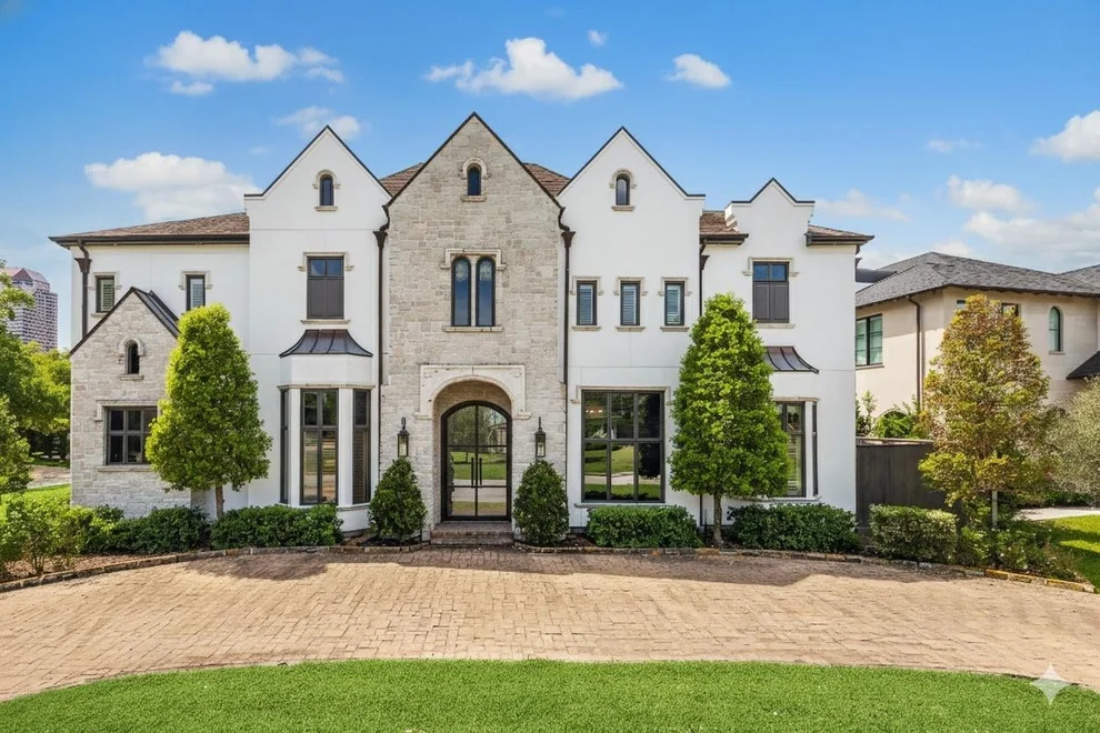 Unit for sale at 5303 Longmont Drive, Houston, TX 77056