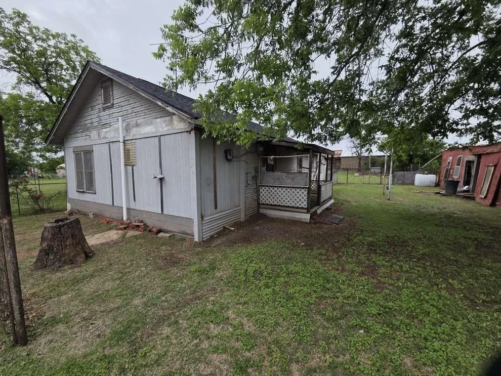 Unit for sale at 204 E Bryan Avenue, Electra, TX 76360