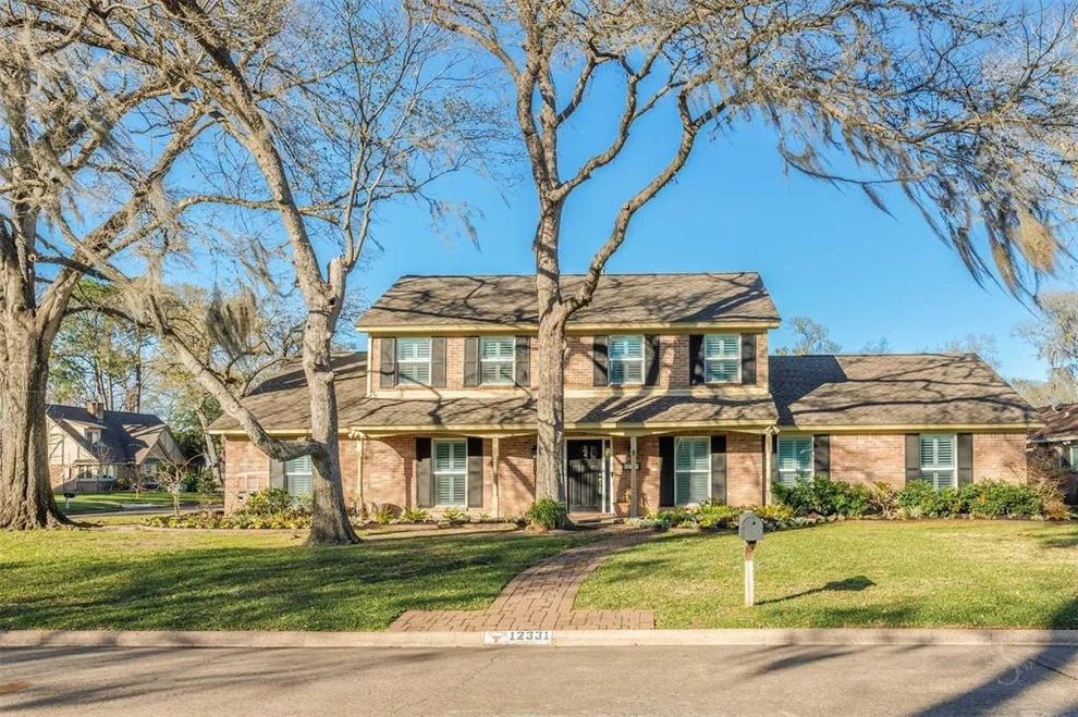 Unit for sale at 12331 Honeywood Trail, Houston, TX 77077