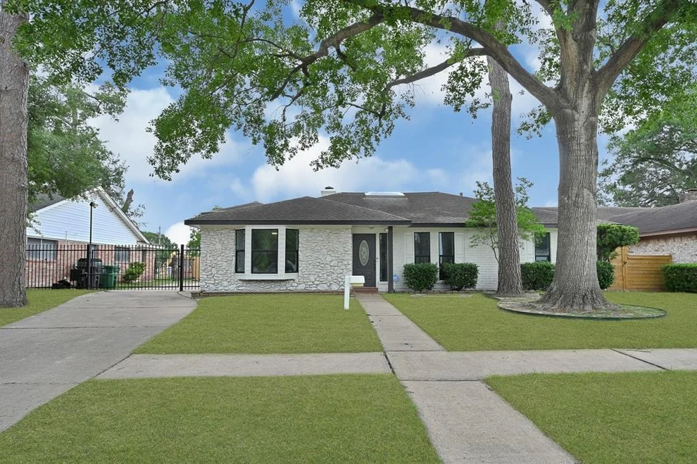 Unit for sale at 7530 Deep Forest Drive, Houston, TX 77088