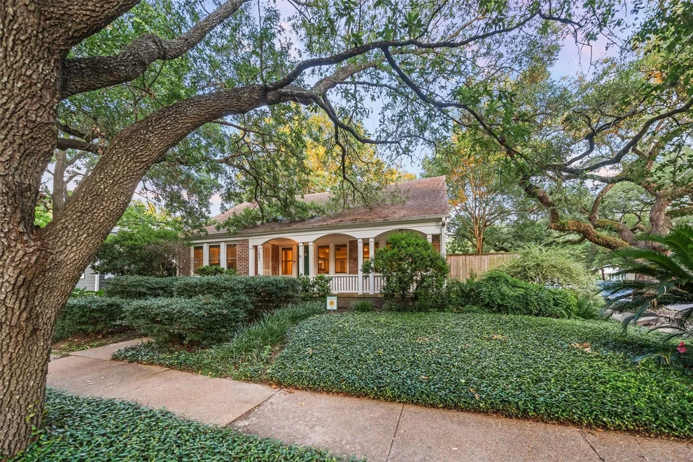 Unit for sale at 1621 Cherryhurst Street, Houston, TX 77006