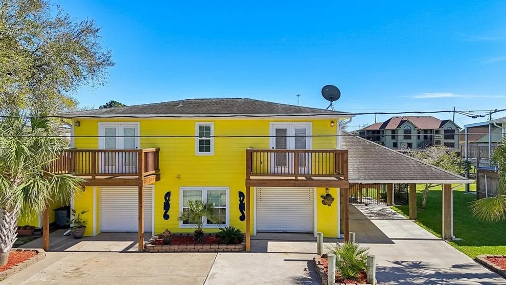 Unit for sale at 110 Palm Drive, Liverpool, TX 77577