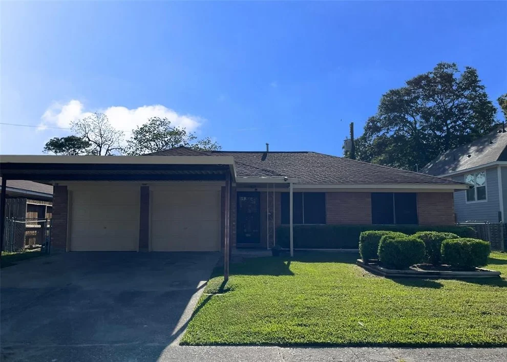 Unit for sale at 225 Robin Street, Deer Park, TX 77536