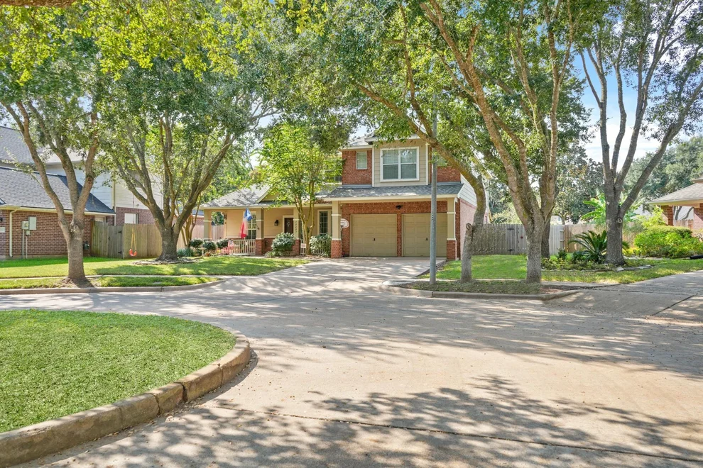 Unit for sale at 10407 Five Oaks Court, Missouri City, TX 77459