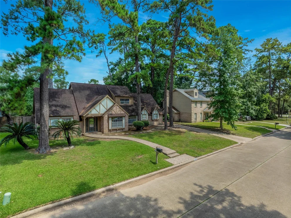 Unit for sale at 7910 Oak Moss Drive, Spring, TX 77379