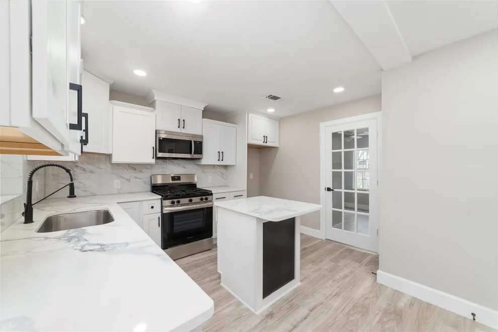 Unit for sale at 1416 E Avenue B, Bay City, TX 77414