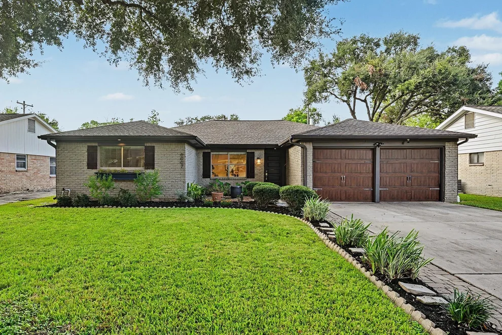 Unit for sale at 6007 Portal Drive, Houston, TX 77096