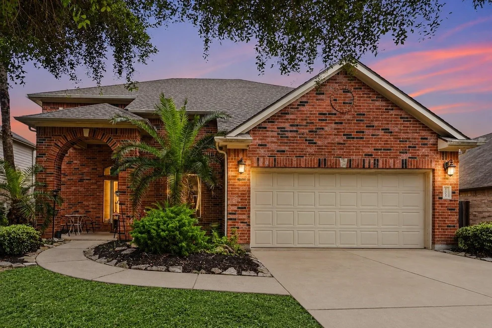 Unit for sale at 4112 S Meridian Greens Drive, Dickinson, TX 77539