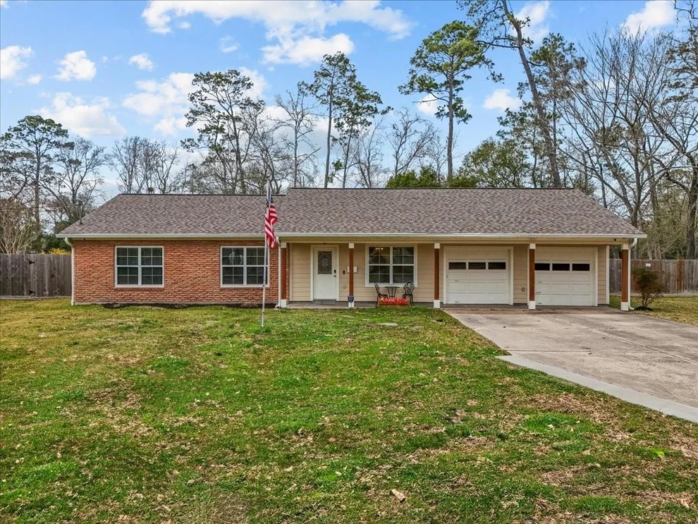 Unit for sale at 815 Rosewood Drive, Dickinson, TX 77539