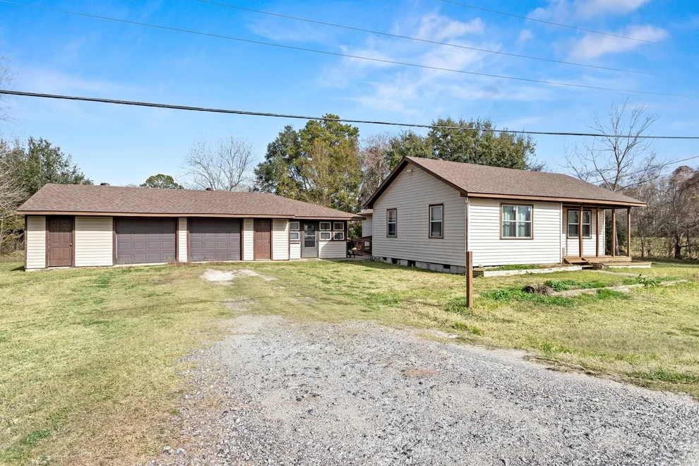 Unit for sale at 606 Avenue A, Winnie, TX 77665