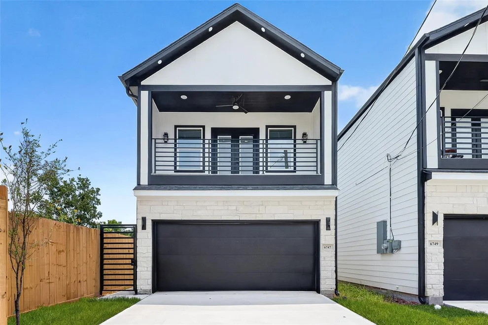 Unit for sale at 6747 Liverpool Street, Houston, TX 77021
