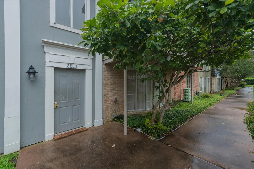 Unit for sale at 2511 Marilee Lane, Houston, TX 77057