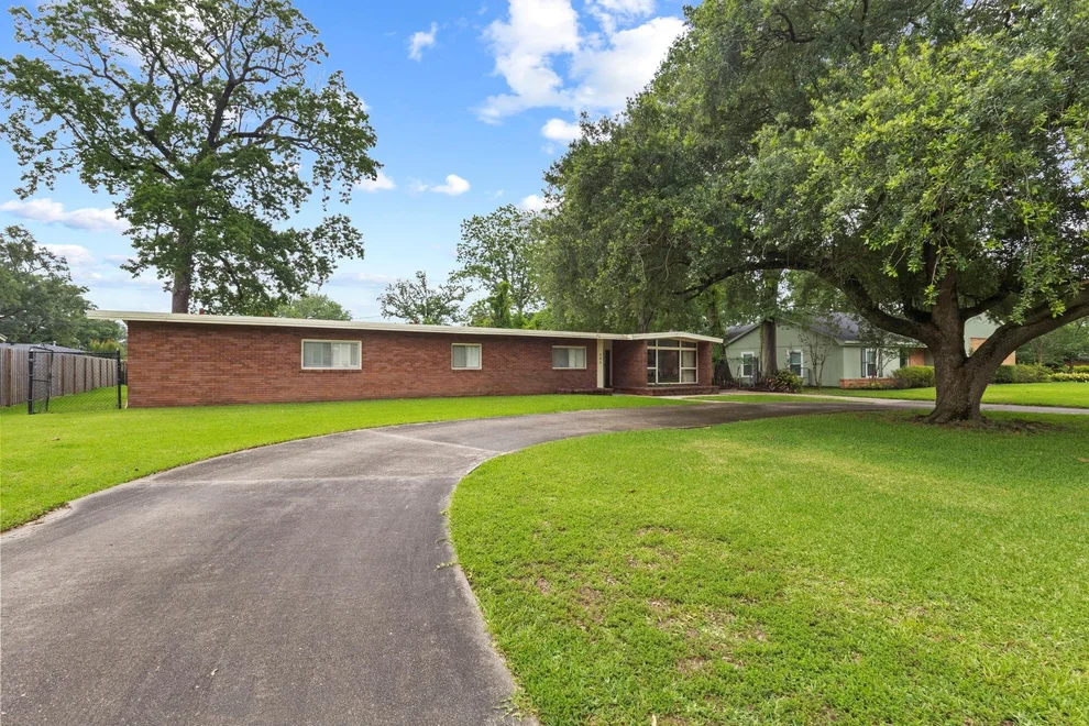 Unit for sale at 980 20th Street, Beaumont, TX 77706