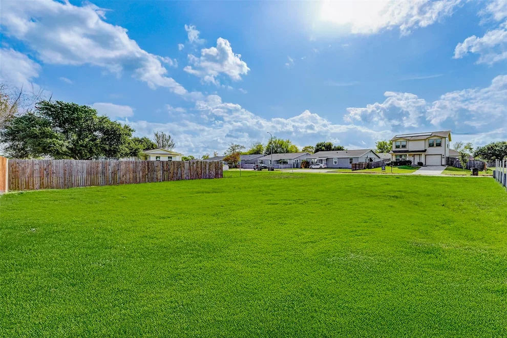Unit for sale at 12 Becca Court, Brookshire, TX 77423