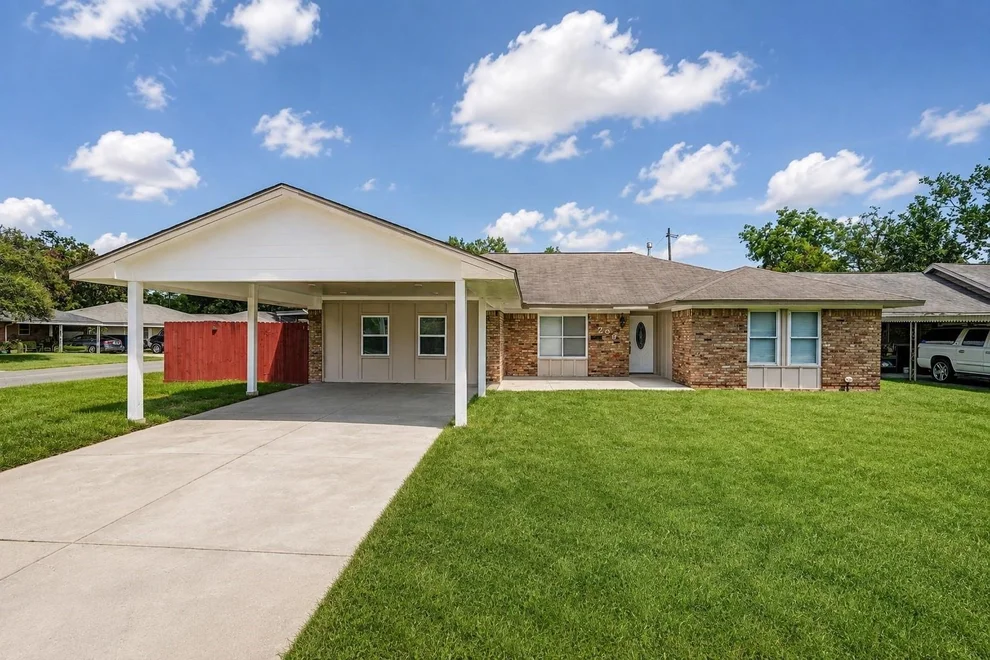 Unit for sale at 203 Doverfield Drive, Houston, TX 77037
