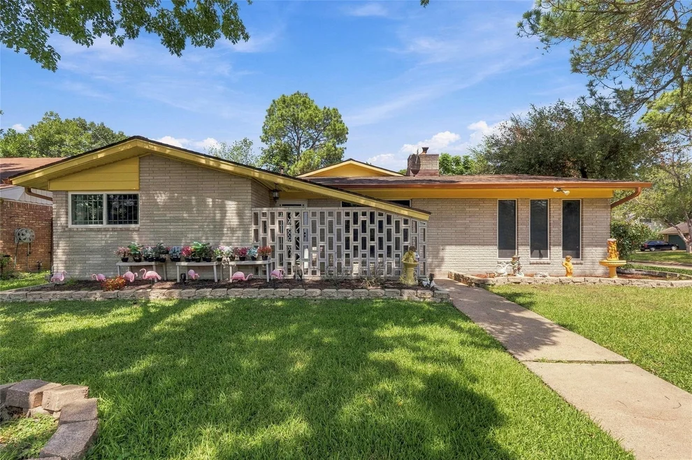 Unit for sale at 7902 Mobud Drive, Houston, TX 77036