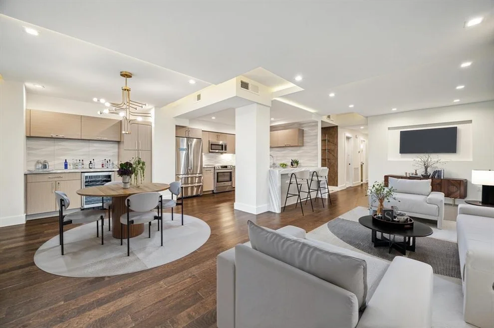 Unit for sale at 14 Greenway Plaza, Houston, TX 77046