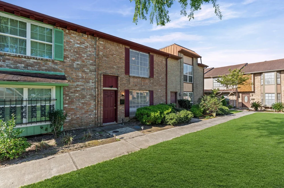 Unit for sale at 1076 Willow Oaks Circle, Pasadena, TX 77506