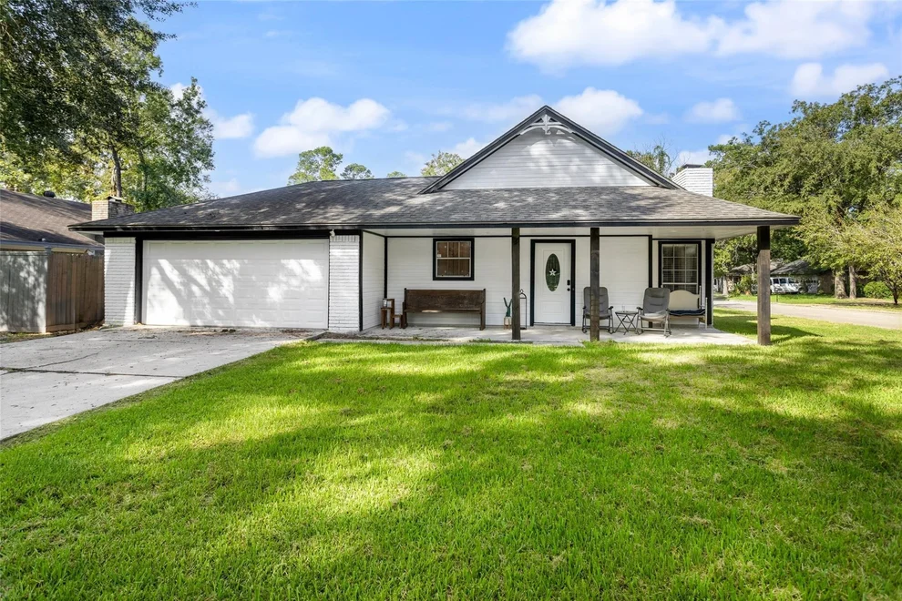 Unit for sale at 115 Ponderosa Trail, Conroe, TX 77301
