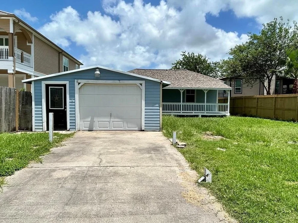 Unit for sale at 1133 9th Street, Dickinson, TX 77539