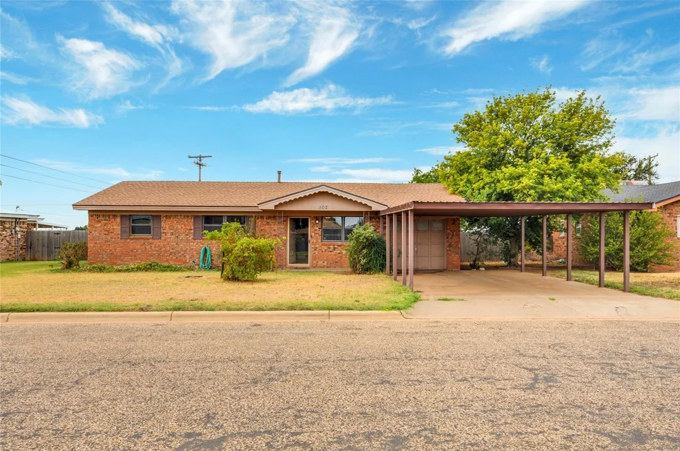 Unit for sale at 802 Ridgelea Drive, Bovina, TX 79009