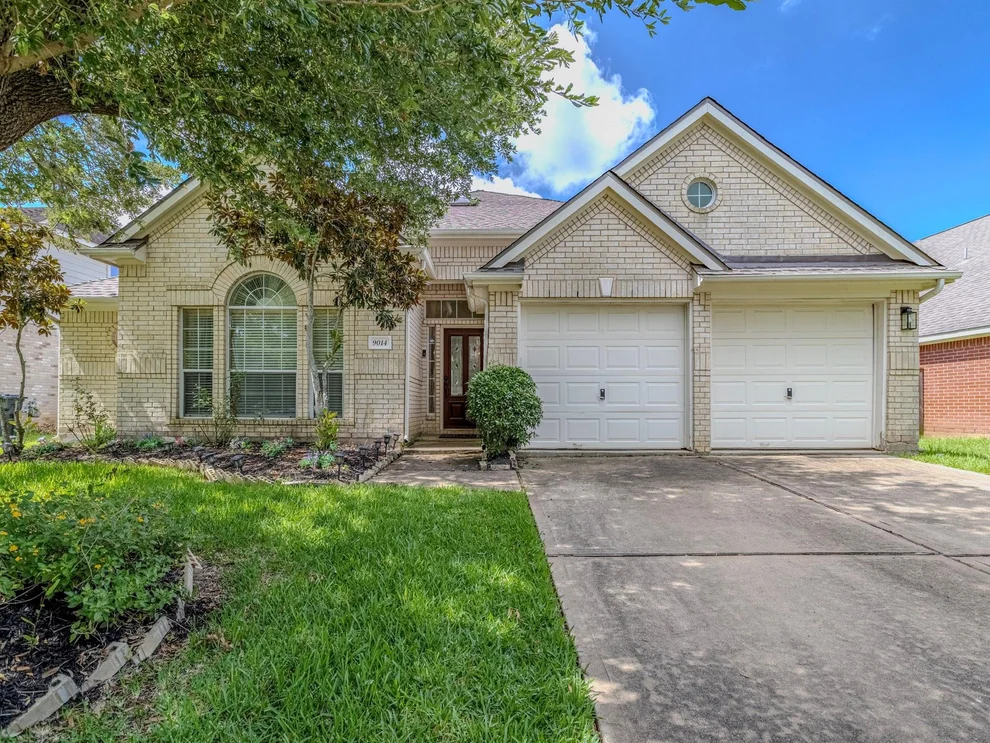 Unit for sale at 9014 Carriage Point Drive, Sugar Land, TX 77479