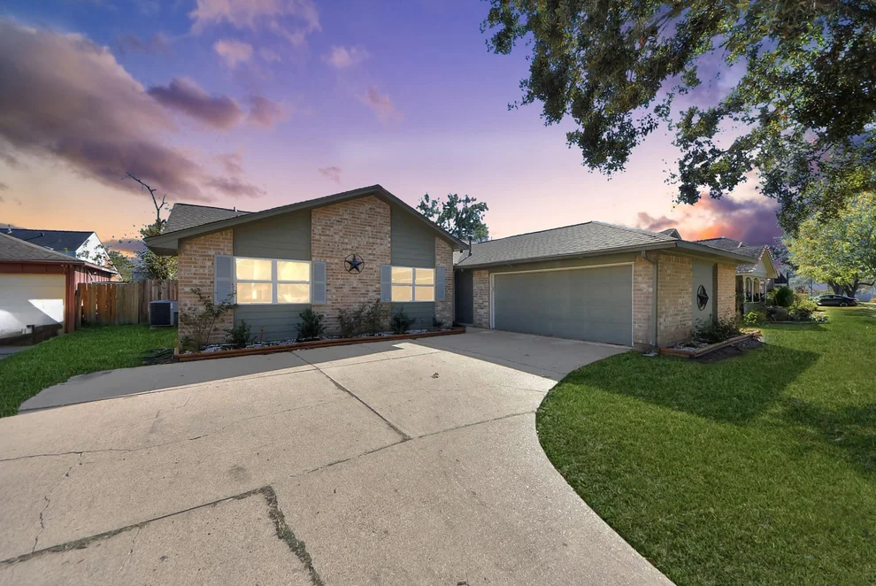 Unit for sale at 2531 Willow Drive, Stafford, TX 77477