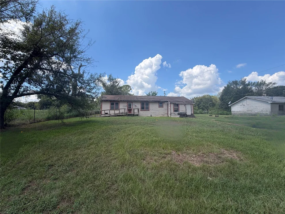 Unit for sale at 801 Clark Street, Fairfield, TX 75840
