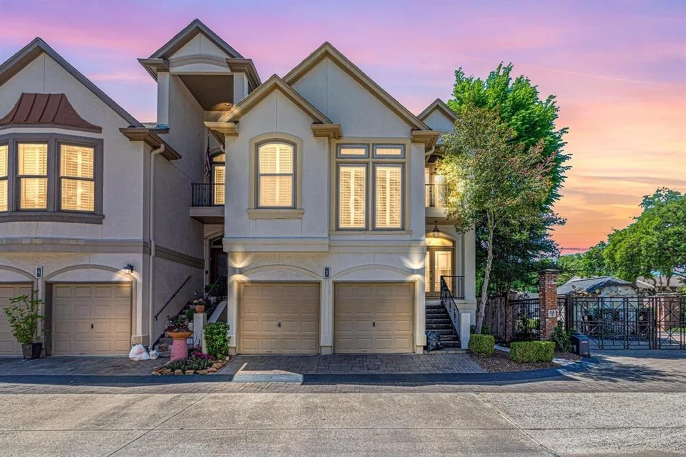 Unit for sale at 2 Milan Estates, Houston, TX 77056
