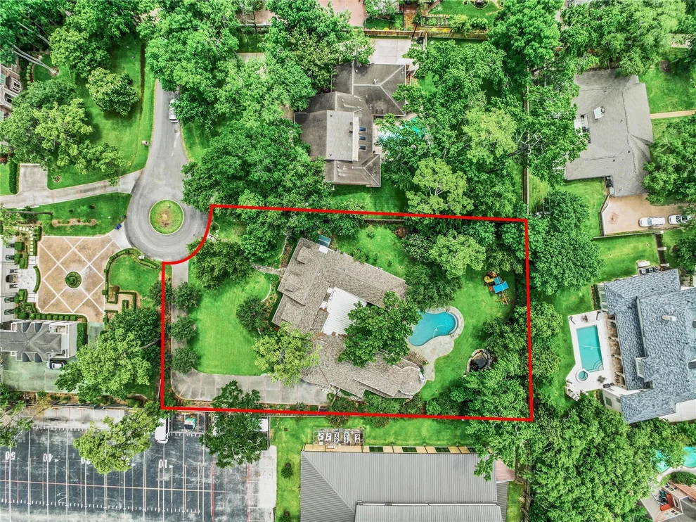 Unit for sale at 13 Robinwood Lane, Houston, TX 77024