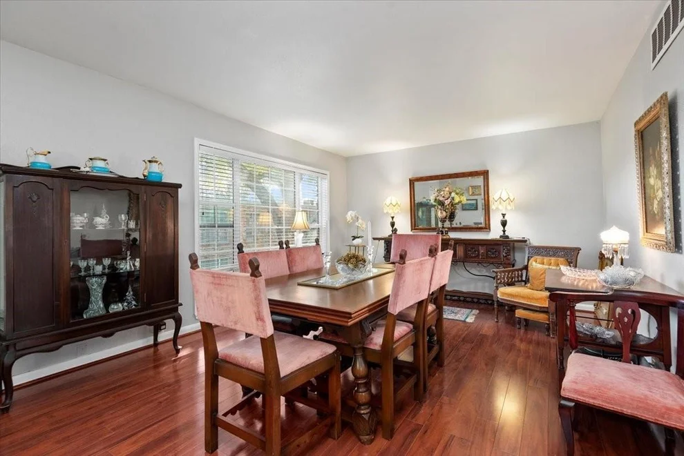 Unit for sale at 2101 Fountain View Drive, Houston, TX 77057