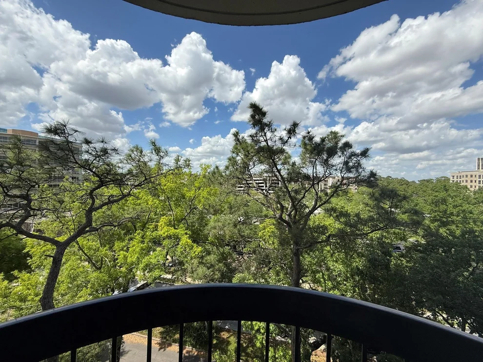 Unit for sale at 5001 Woodway Drive, Houston, TX 77056