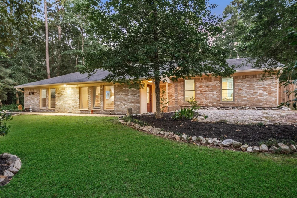 Unit for sale at 3791 Summer Lane, Huntsville, TX 77340