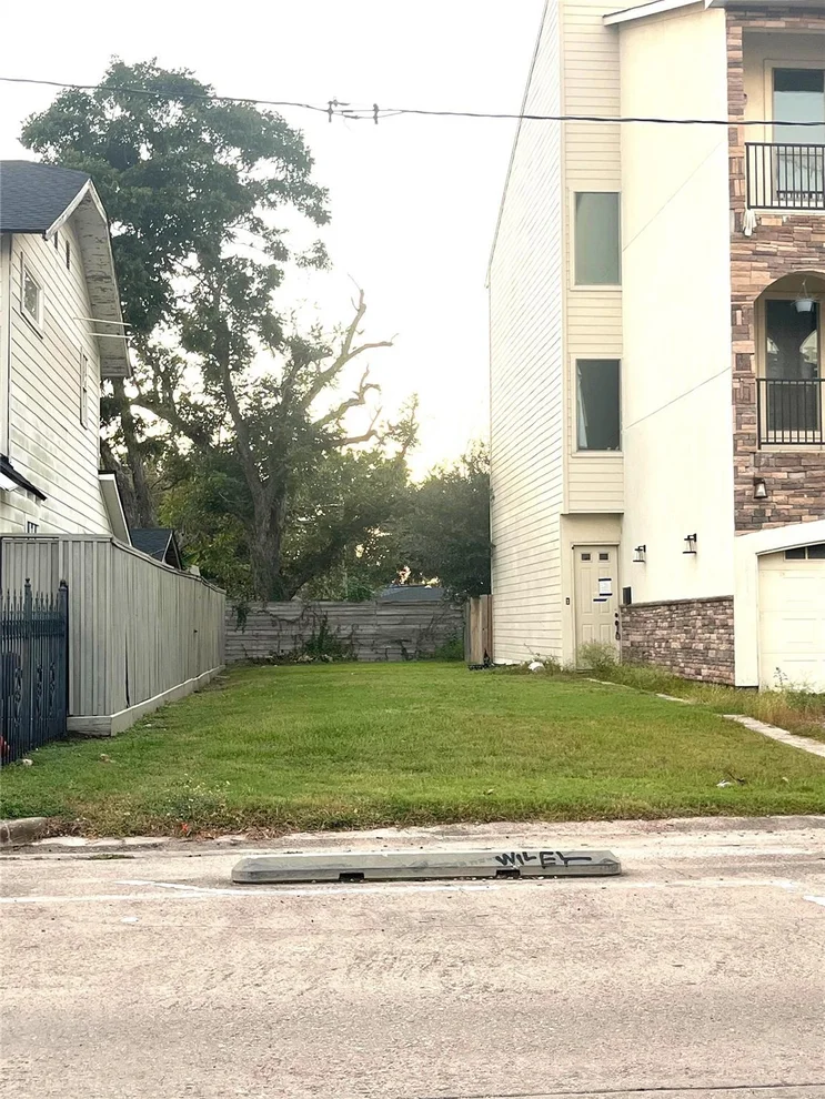 Unit for sale at 1811-A Elysian Street, Houston, TX 77026