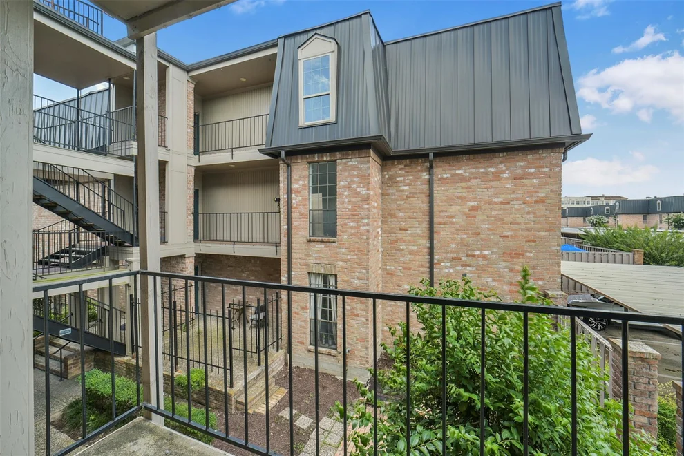Unit for sale at 2400 N Braeswood Boulevard, Houston, TX 77030