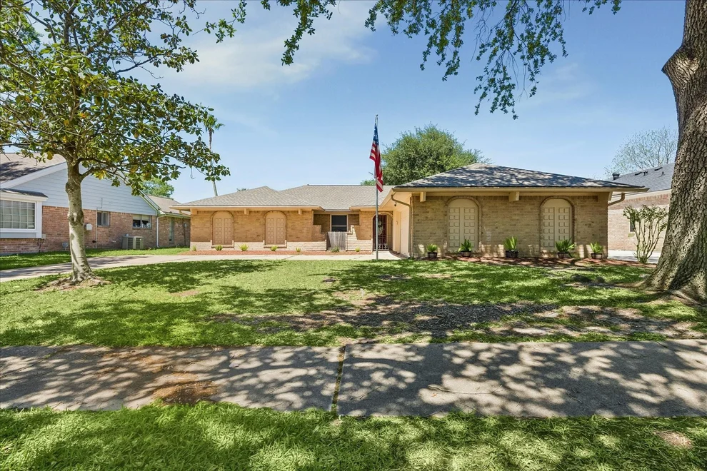Unit for sale at 16427 Clearcrest Drive, Houston, TX 77059