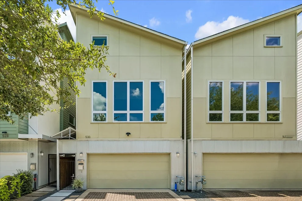 Unit for sale at 530 W 26th Street, Houston, TX 77008