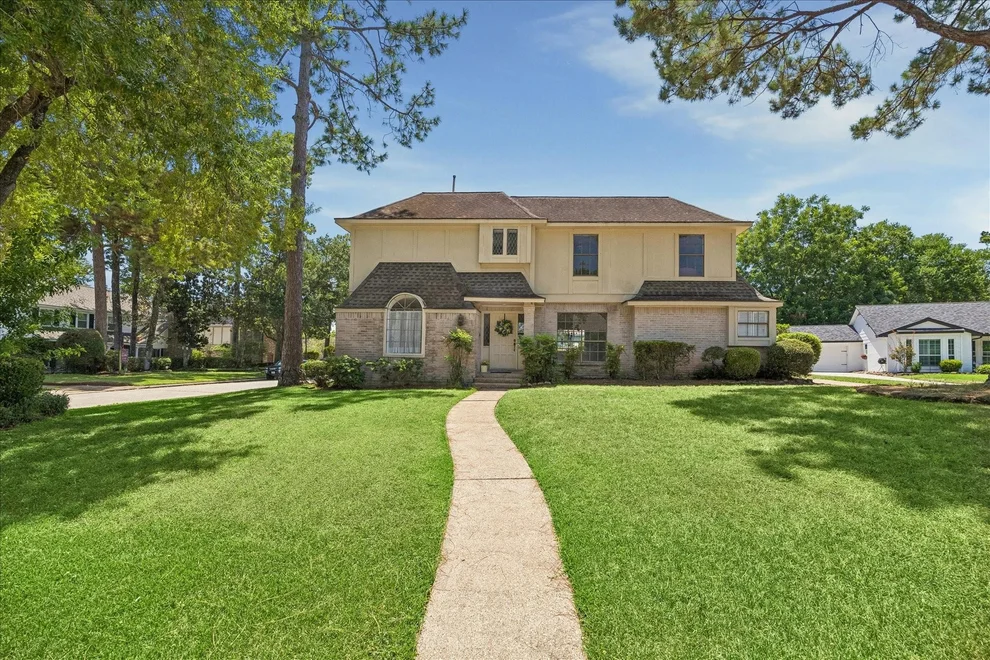 Unit for sale at 5410 Red Cliff Drive, Kingwood, TX 77345