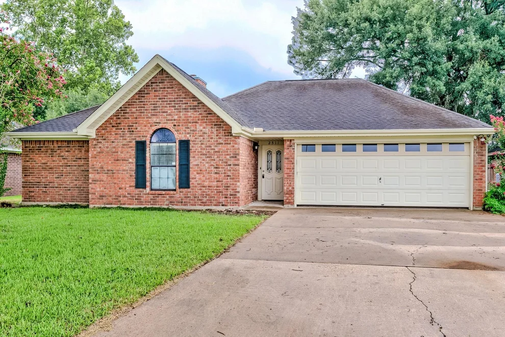 Unit for sale at 2511 Nashville Avenue, Nederland, TX 77627